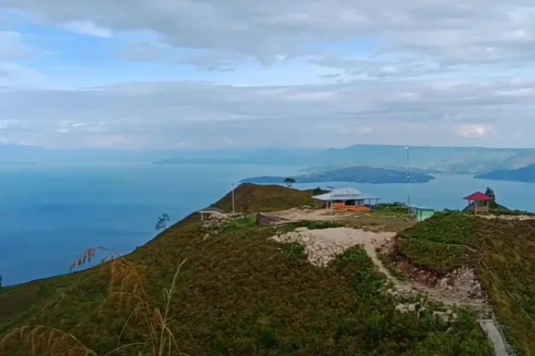 Ket Foto: Bukit Sipatungan dengan Pesona Alam Memikat dan Pemandangan Luar Biasa