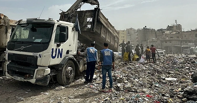 Ket. Foto: Anak-Anak Gaza Tidak Dapat Divaksinasi Karena Pemboman