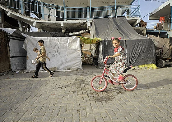 Ket. Foto: Pemukim Yahudi Menodai Masjid Al Aqsa