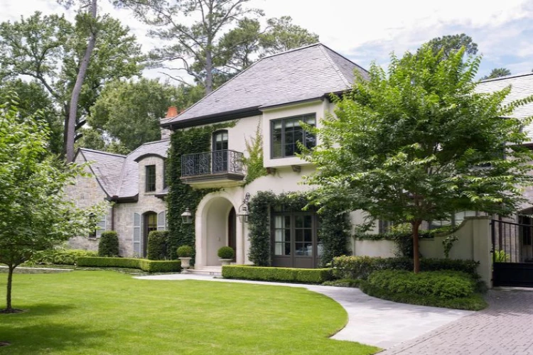 Ket. Foto: Rumah berkonsep eropa dengan ciri-cirinya (Foto/Pinterest @bhg.com)