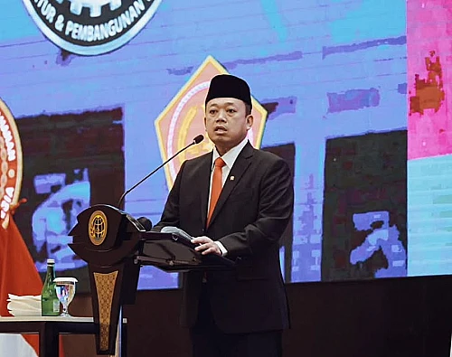 Kasus pagar laut Tangerang, 6 pegawai ATR/BPN dipecat, 2 dikenai sanksi berat, hak tanah dibatalkan.