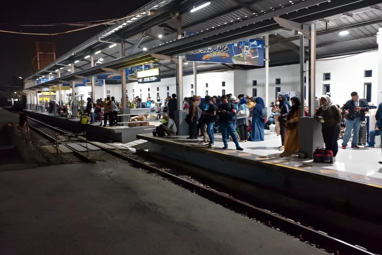 Ket. Foto: Daop 9 Jember Menyebutkan Jika 46 Persen Tiket Kereta Api Telah Terjual Menjelang Dimulainya Masa Mudik Idul Fitri Tahun 2024