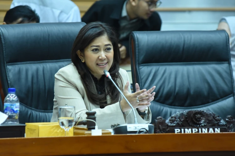 Ketua Komisi I DPR Meutya Hafid mengkritik keras Kominfo dan BSSN yang tidak memiliki backup data usai server Pusat Dana Nasional diretas hacker.