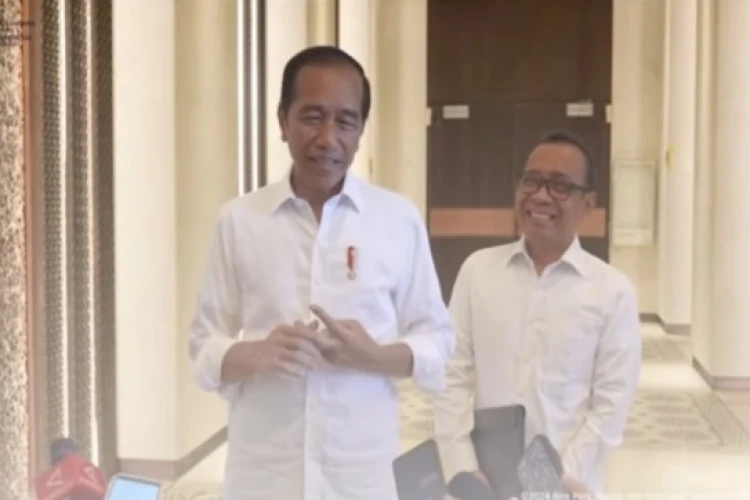 Presiden Jokowi mengatakan belum bisa tidur nyenyak karena baru pertama kali. menginap di IKN.