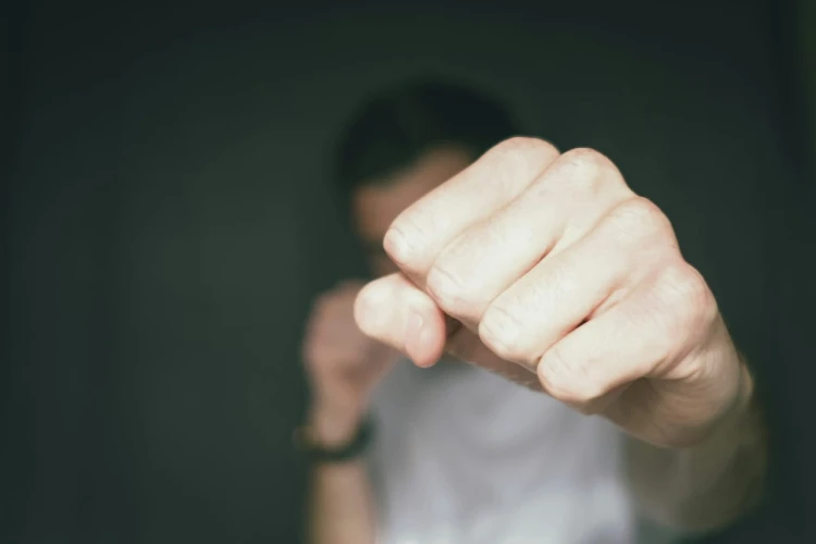 Pengeroyokan sopir angkot di Bojonggede setelah senggolan dengan sepeda listrik. Polisi lakukan penyelidikan.