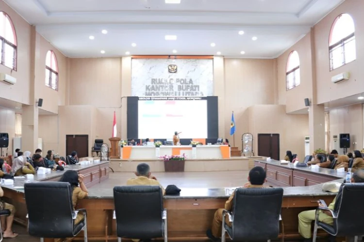 Ket. Foto: Untuk Menjaga Kelestarian Situs Jejak Tapak Tangan Pra Sejarah, Pemkab Morowali Utara Menyatakan Upaya Kolaboratif Berbagai Pihak Penting