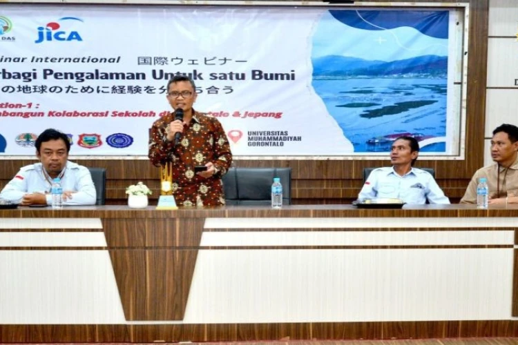 Ket. Foto: Forum Daerah Aliran Sungai Gorontalo Bekerja Sama dengan JICA Mengadakan Seminar Daring Internasional