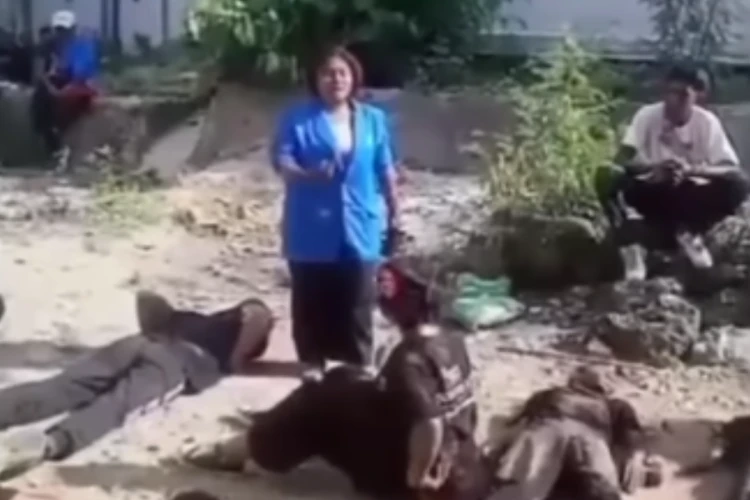Tangkap layar video viral yang memperlihatkan kegiatan ospek untuk mahasiswa baru di Politeknik Negeri Kupang