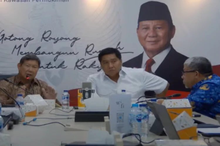 Tangkap layar video Maruarar Sirait ketika rapat internal di Kementerian Perumahan dan Kawasan Permukiman (PKP)