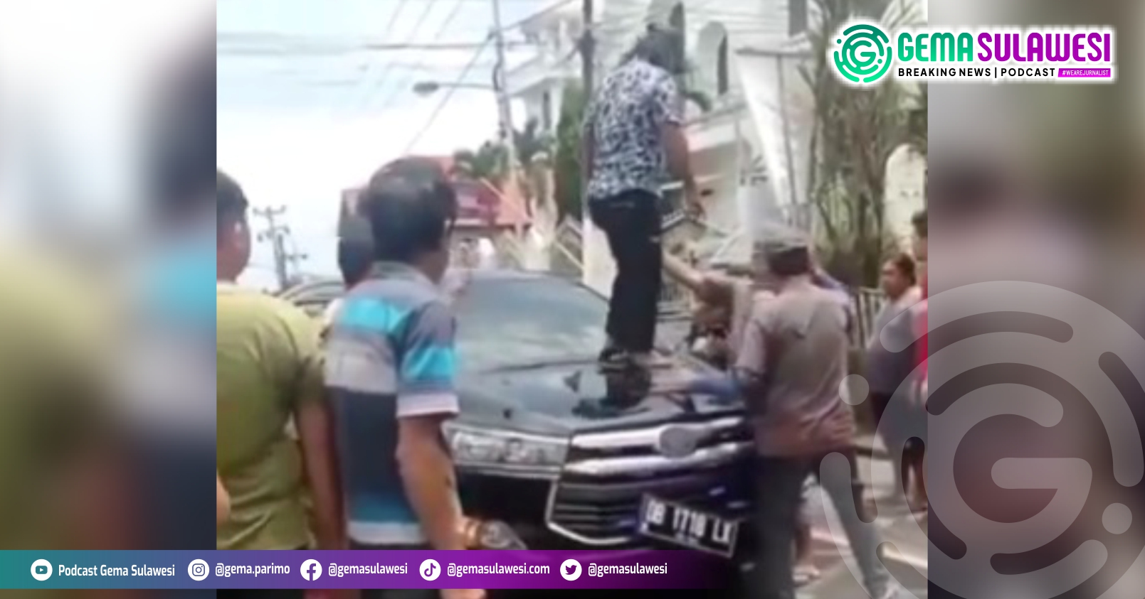 <p>Ket Foto: Sejumlah massa rusak mobil rombongan aggora DPRD Solo di Minahasa (Foto/Screenshoot facebook banjarviralbaru)</p>