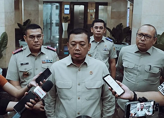Potret Menteri ATR/BPN Nusron Wahid yang baru-baru ini menyoroti adanya penemuan sertifkat di laut Subang