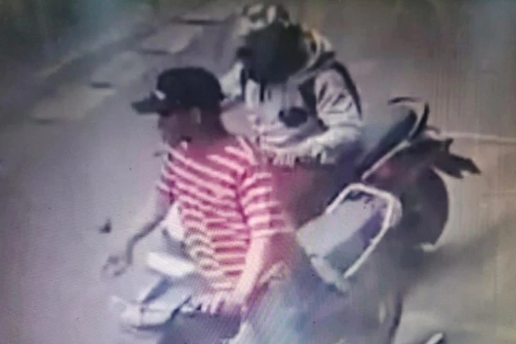 Seorang pria dicuri motornya di Tangsel. Padahal korban awalnya ingin membantu mendorong (setut) motor pelaku.