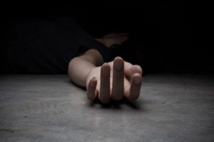 Seorang wanita tewas usai nekat melompat dari lantai 4 indekos kawasan Sawah Besar, Jakarta Pusat.