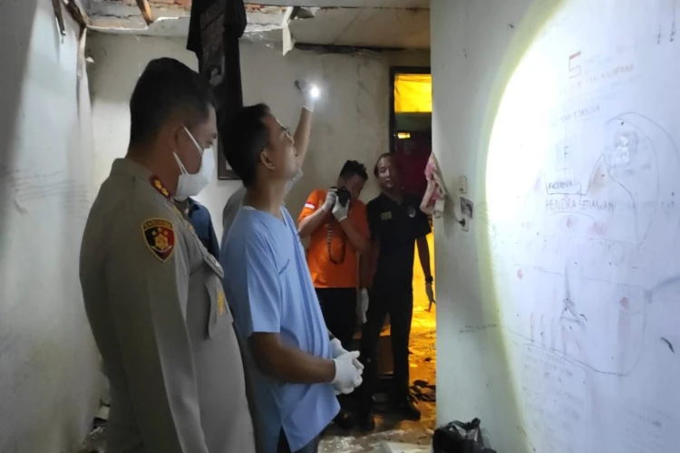 Penemuan dua kerangka manusia di Kecamatan Ngamprah, Kabupaten Bandung Barat mengejutkan warga.
