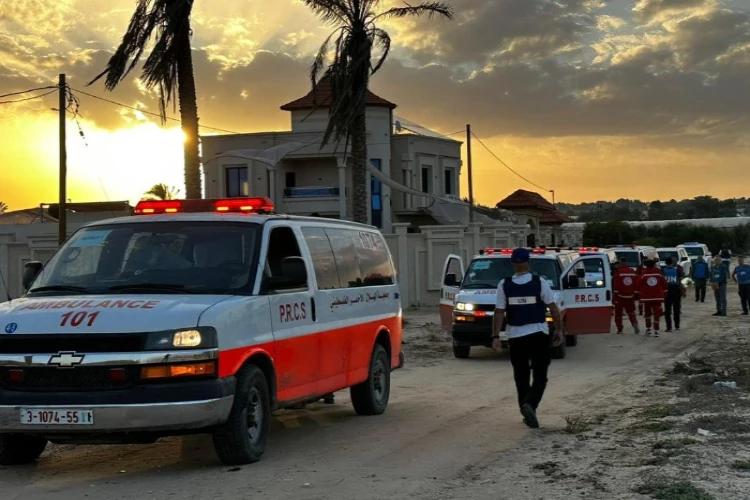 Ket. Foto: Berikut Ini Adalah Cara dari Petugas Pertolongan Pertama di Gaza Saat Menghadapi Pemutusan Komunikasi (Foto/X/@UNRWA)