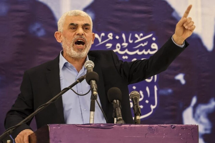 Ket. Foto: Berikut Ini Tentang Yahya Sinwar yang Menjadi Salah Satu Orang yang Paling Dicari Israel dan Merupakan Pejabat Tertinggi Hamas (Foto/X/@Prania99)