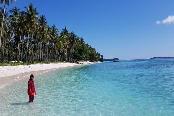 <p>Ket Foto: Foto pesona Pantai Batu Berdiri (Foto/Instagram/@shelrasella)</p>
