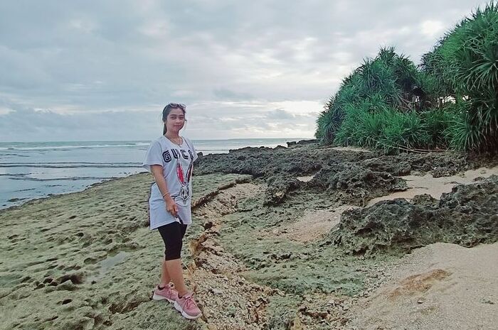 <p>Ket Foto: Pesona Pantai Binuangeun Lebak (Foto/Instagram/@semahalus1006)	</p>
