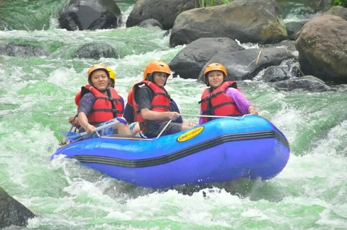 <p>Ket Foto: Pesona Rafting Kasembon Malang (Foto/Instagram/@kasembonrafting)</p>

