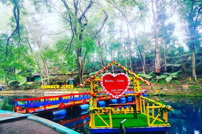 <p>Ket Foto: Pesona Sumber Jenon Malang (Foto/Instagram/@sumber_jenon_official)	</p>
