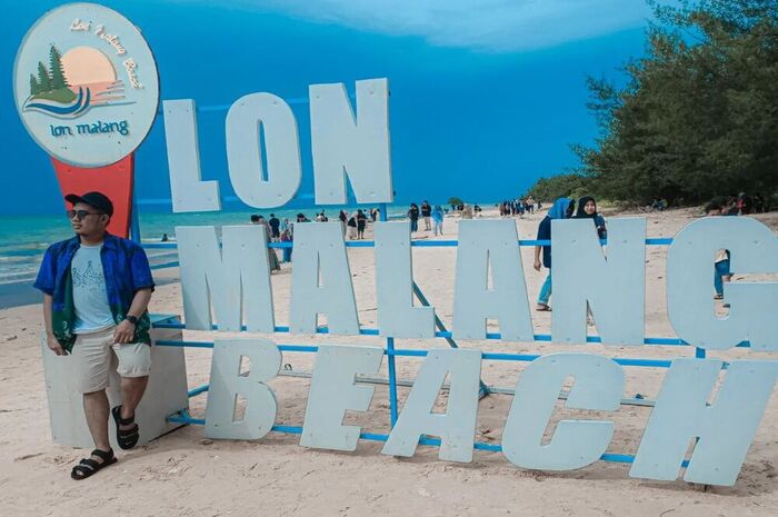 <p>Ket Foto: Foto pesona Pantai Lon Malang Madura Jawa Timur (Foto/Instagram/@aysraaf)	</p>
