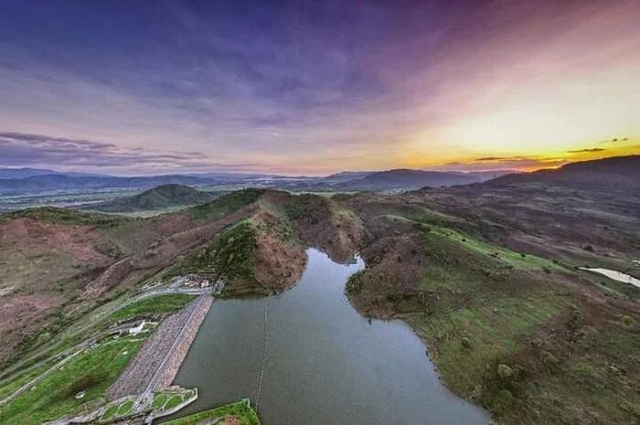 <p>Ket Foto: Pesona Bendungan Mila Dompu (Foto/Instagram/@posttimor)</p>
