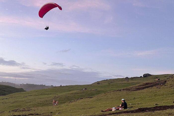 <p>Ket Foto: Pesona Bukit Pantai Merese Lombok Tengah (Foto/Instagram/@jacquelynnrh)</p>