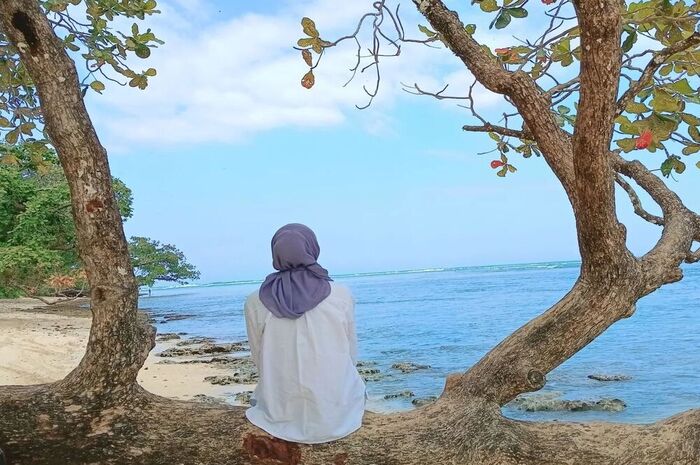 <p>Ket Foto: Pesona Pantai Cijeruk Indah Garut (Foto/Instagram/@rara.raaaaa_)	</p>

