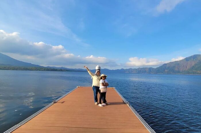 <p>Ket Foto: Pesona Danau Batur Bali (Foto/Instagram/@alya.bast.50)</p>
