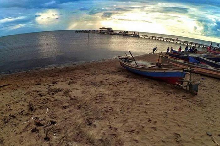 <p>Ket Foto: Foto Pantai Sungai Kinjil (Foto/Website resmi Direktori Pariwisata)</p>
