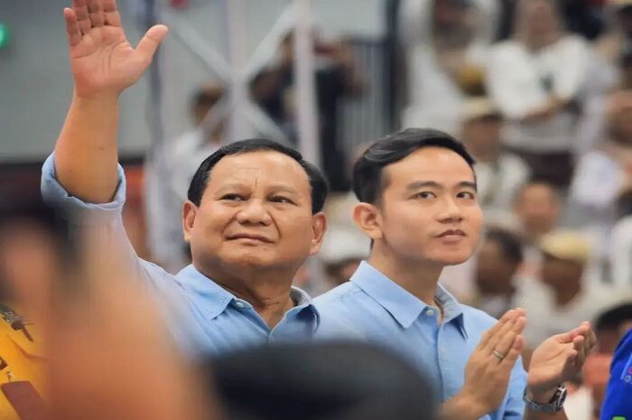 <p>Ket Foto: Foto Gibran bersama denganPrabowo (Foto/Instagram/@gibran.rakabuming_)	</p>
