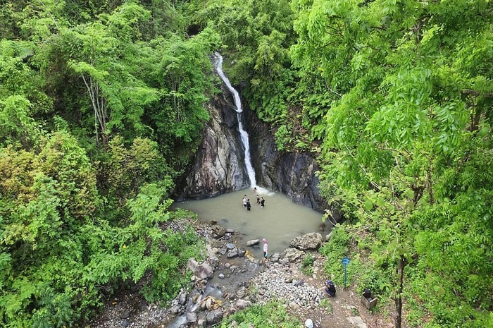 <p>Ket Foto: Foto Air Terjun Grojogan Candi (Foto/Instagram/@gresiktourism)</p>
