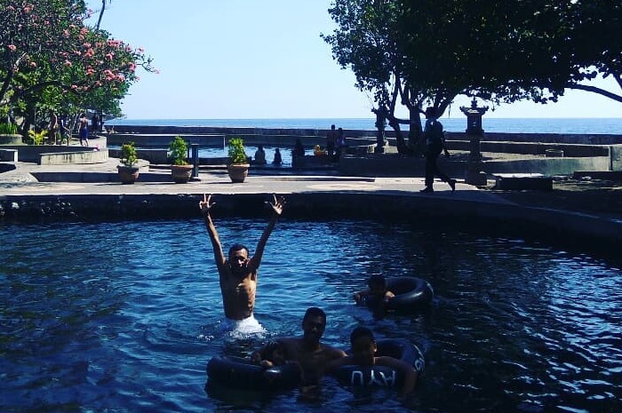 <p>Ket Foto: Pesona Kolam Air Sanih Bali (Foto/Instagram/@septibama)</p>
