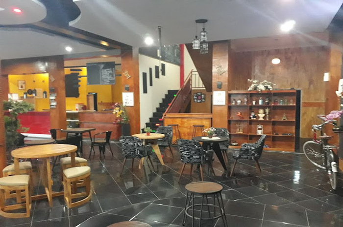 <p>Ket Foto: Foto Teras Mahar Cafetaria and Resto (Foto/Google Maps/dany cleonaraz)	</p>
