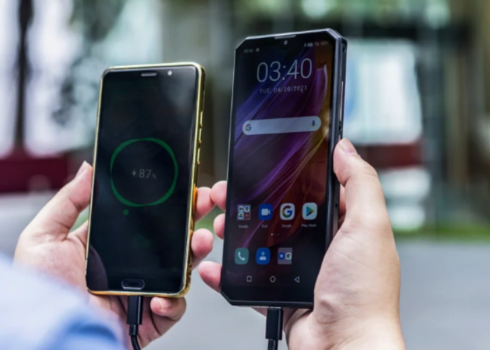 Ket foto: HP Oukitel K15 Plus (foto/website resmi Oukitel)