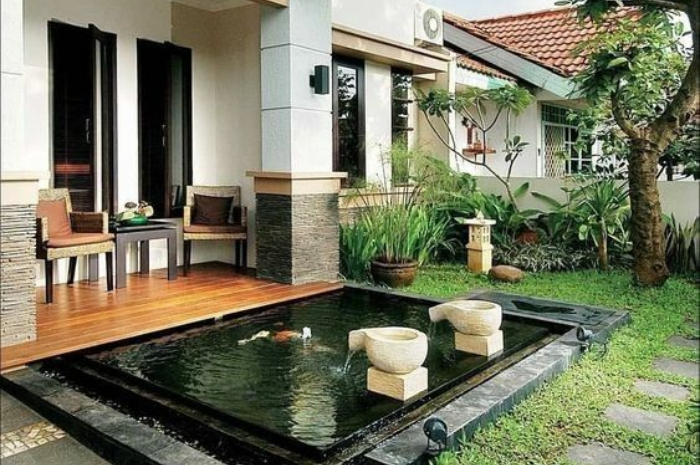 Ket Foto: Desain Teras Rumah dengan Kolam Ikan (Foto/Pinterest @homedecor)