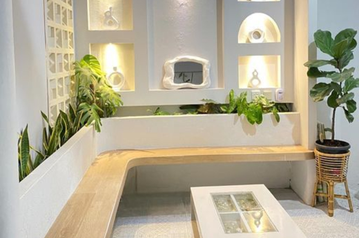 Ket Foto: Teras Rumah dengan Nuansa Putih (Foto/Pinterest @pinterest)