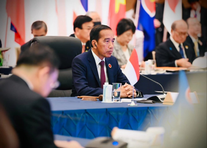 Ket. Foto: Presiden Jokowi Menghadiri Jamuan Minum Teh Kaisar Jepang Bersama Para Pemimpin Negara ASEAN yang Lain (Foto/X/@jokowi)