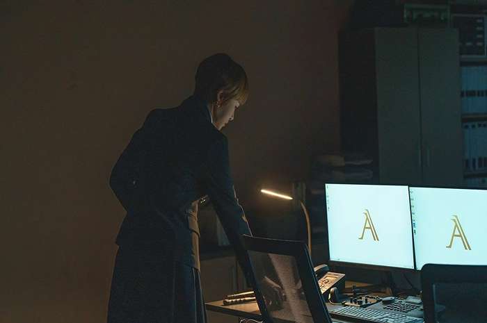 <p>Teaser Drama Korea Queen Of Masks Episode 12: Gyeong-ho Bertekad Untuk Mencari Tahu Kebenaran Tentang Kematian Ayahnya (Foto/Twitter/@GimbapBlog2)</p>
