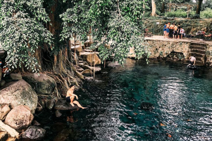 <p>Ket foto: Berenang di wisata Umbul Sigedang Kapilaler Klaten dengan airnya yang sangat jernih (Foto/Instagram/pungkas_pamungkas)</p>
