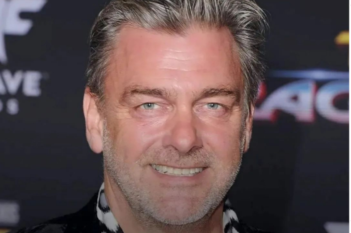 <p>Ket Foto: Aktor Ray Stevenson yang baru saja meninggal dunia dan meninggalkan banyak film terkenal (Foto/Instgram/@aezee_universe)</p>
