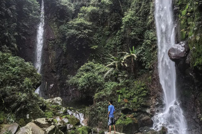 <p>Ket foto: Berburu foto di wisata Curug Badak Tasikmalaya, bikin pikiran segar (Foto/Instagram/fajartasiktea)</p>
