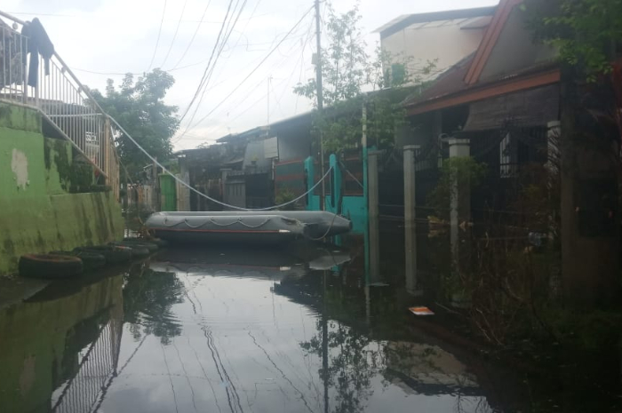 <p>Ket Foto: Banjir kembali merendam Perumnas Antang Blok VIII, Kecamatan Manggala, Makassar, Sulawesi Selatan (Foto/Nurul)</p>

