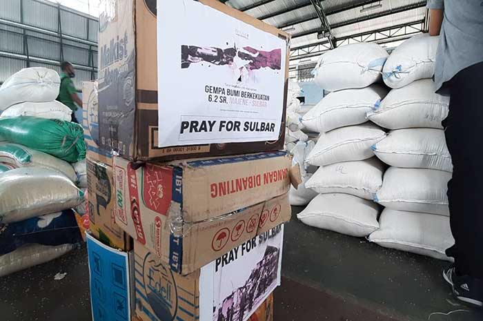 <p>Foto: Bantuan Kemanusiaan untuk Sulawesi Barat.</p>
