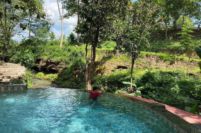 <p>Ket foto: Habiskan akhir pekan dan liburan bersama keluarga di Umbul Besuki Klaten (Foto/Instagram/rei_ree)</p>
