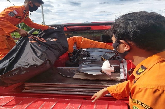 <p>Foto: Personil Basarnas Siapkan Peralatan Mencari Nelayan Asal Mensung Yang Hilang di Perairan Tomini.</p>
