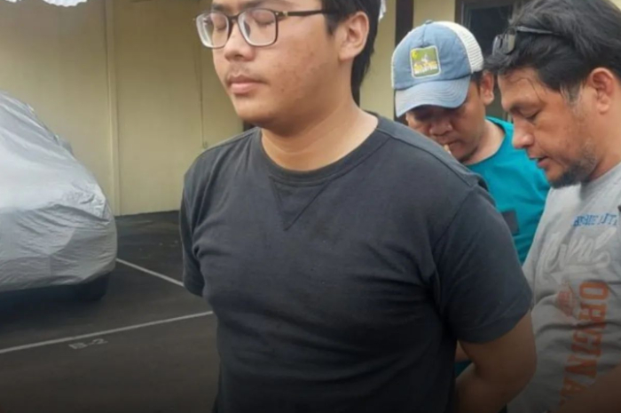 <p>Ket.Foto: Pelaku dibalik penemuan jasad seorang mahasiswa UI di sebuah kamar kos (Foto/Instagram/@info_jabodetabek)</p>