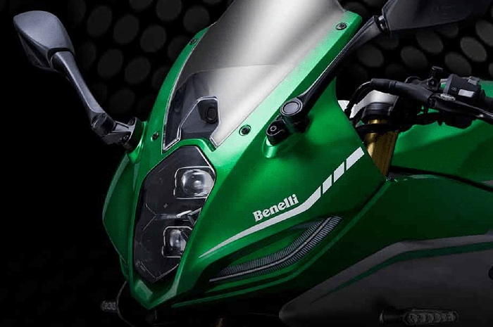 <p>Tampilan menggoda Tornado 402R 2023 yang bakal menantang Kawasaki ZX4R (Foto/Benneli) </p>
