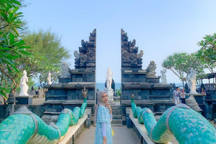 <p>Ket foto: Wisata Pantai Ngobaran Yogyakarta, suguhkan suasana seperti sedang berada di Pulau Bali (Foto/Instagram/dewi_rhmd)</p>
