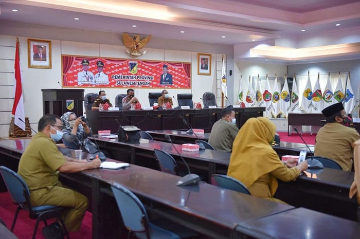 <p>Suasa Rakoor di Ruang Polibu Kantor Gubernur Sulteng/Sumber Foto Biro Humas Dan Protokol Sulteng.</p>
